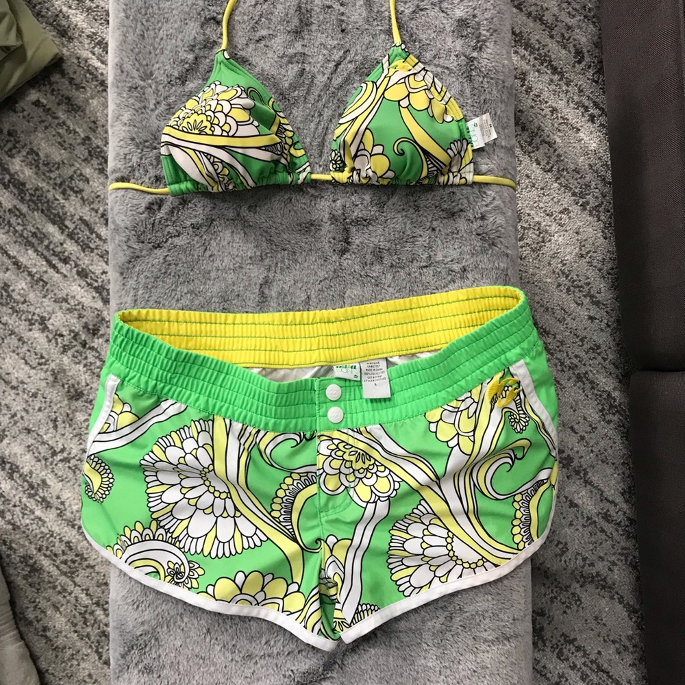 Billabong Top & Board Shorts M Top, L Bottom